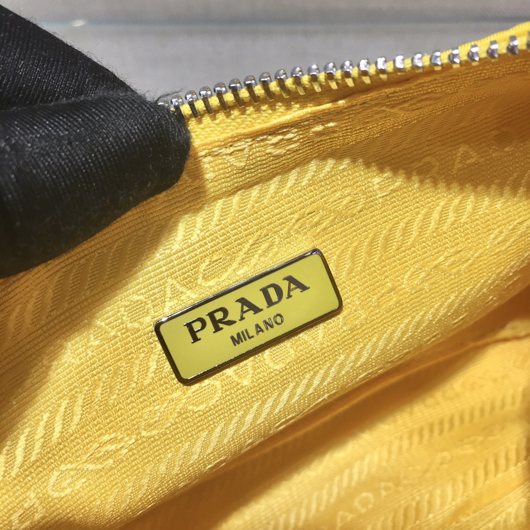 Prada Re-Edition 2005 nylon shoulder bag