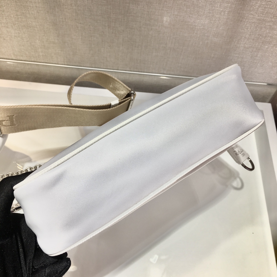 Prada Re-Edition 2005 nylon shoulder bag