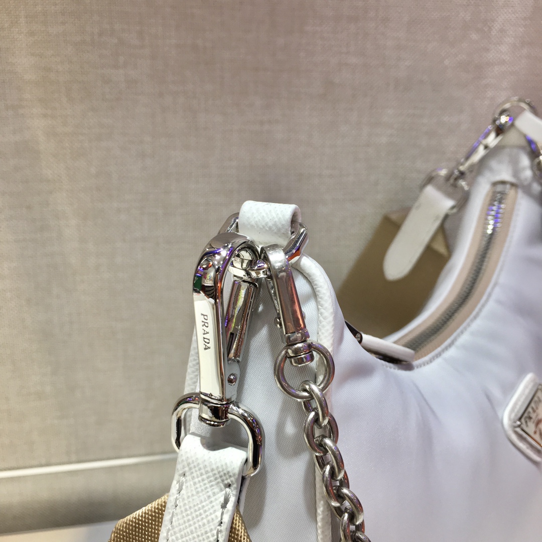 Prada Re-Edition 2005 nylon shoulder bag