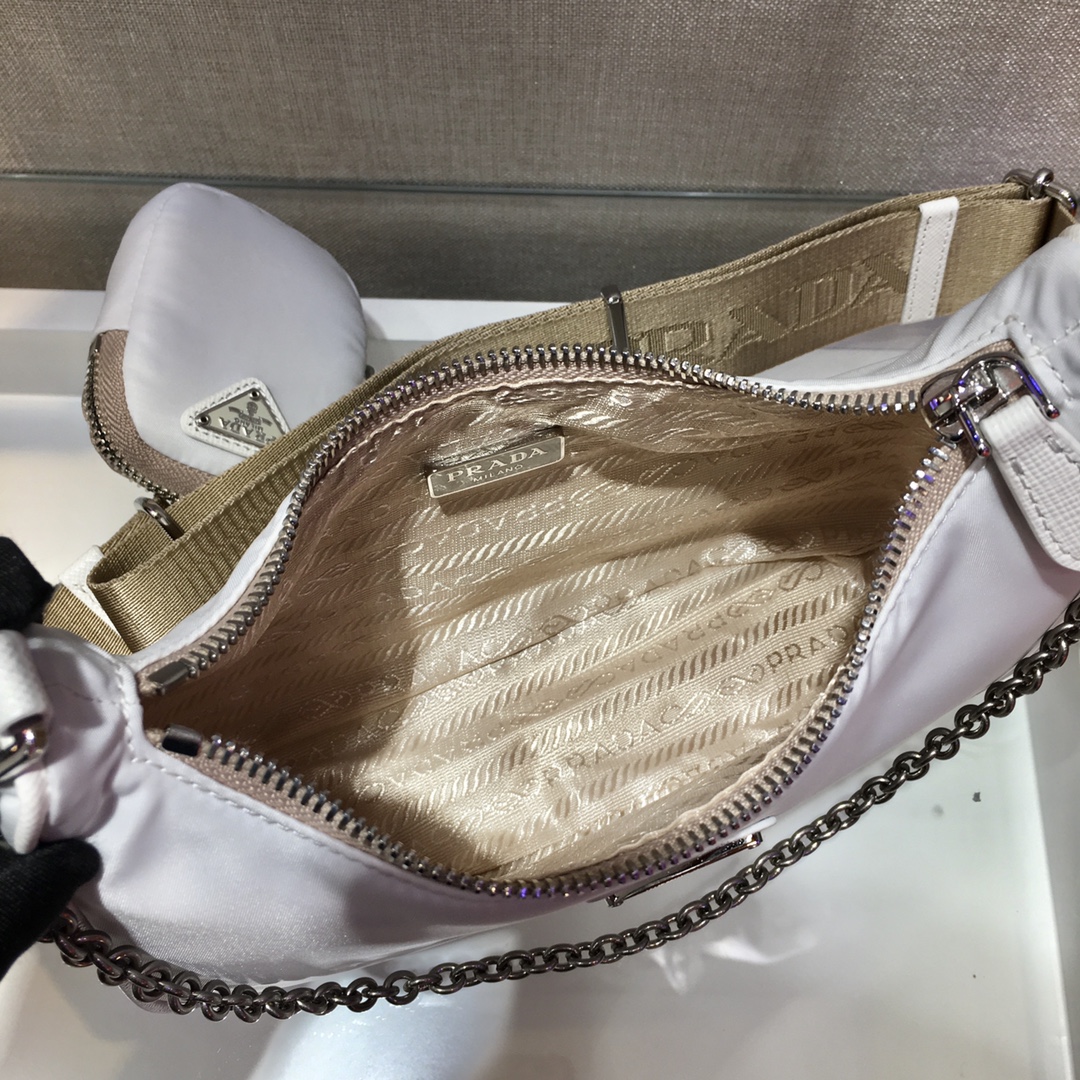 Prada Re-Edition 2005 nylon shoulder bag