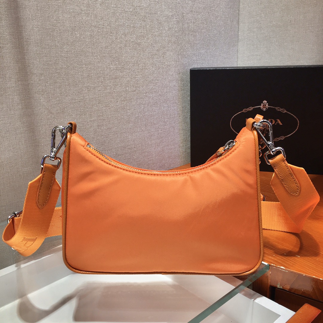 Prada Re-Edition 2005 nylon shoulder bag