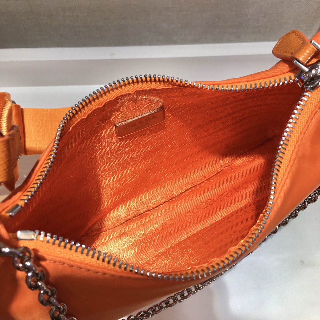 Prada Re-Edition 2005 nylon shoulder bag