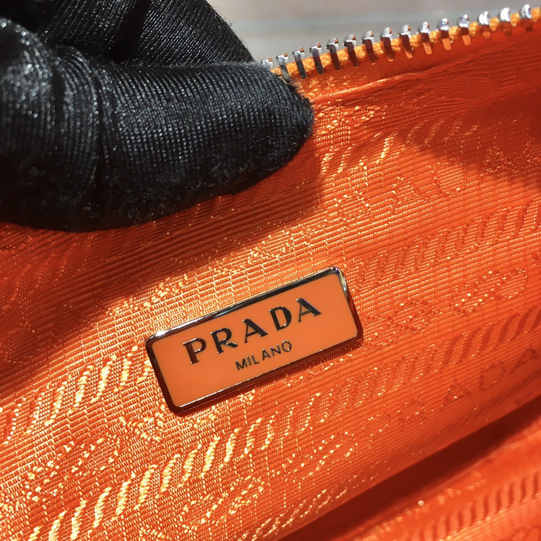 Prada Re-Edition 2005 nylon shoulder bag