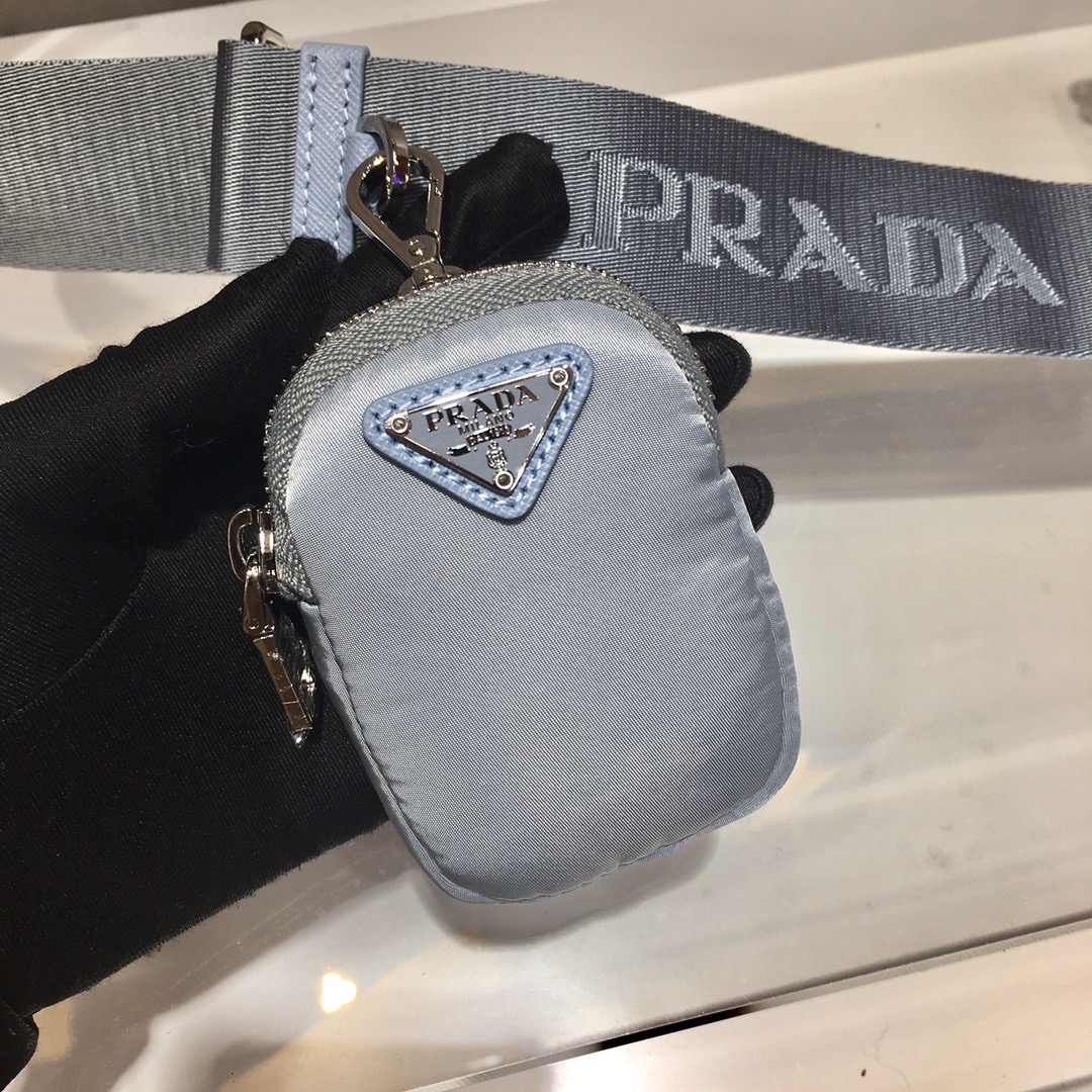 Prada Re-Edition 2005 nylon shoulder bag