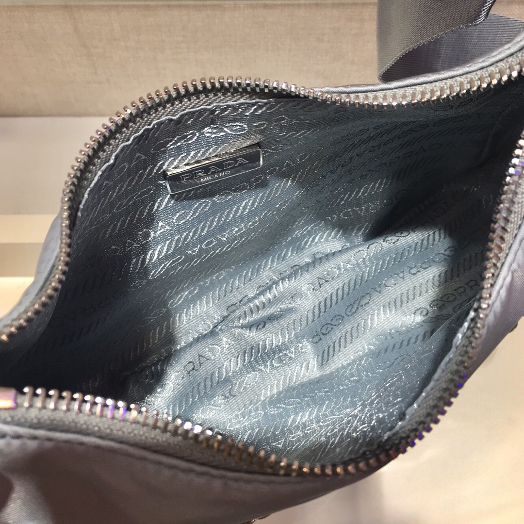 Prada Re-Edition 2005 nylon shoulder bag