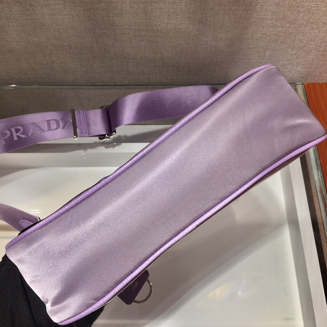 Prada Re-Edition 2005 nylon shoulder bag