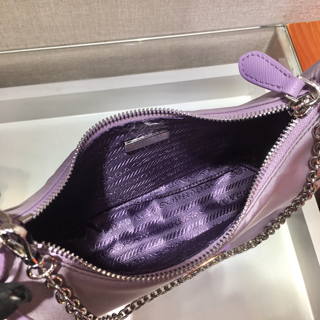 Prada Re-Edition 2005 nylon shoulder bag