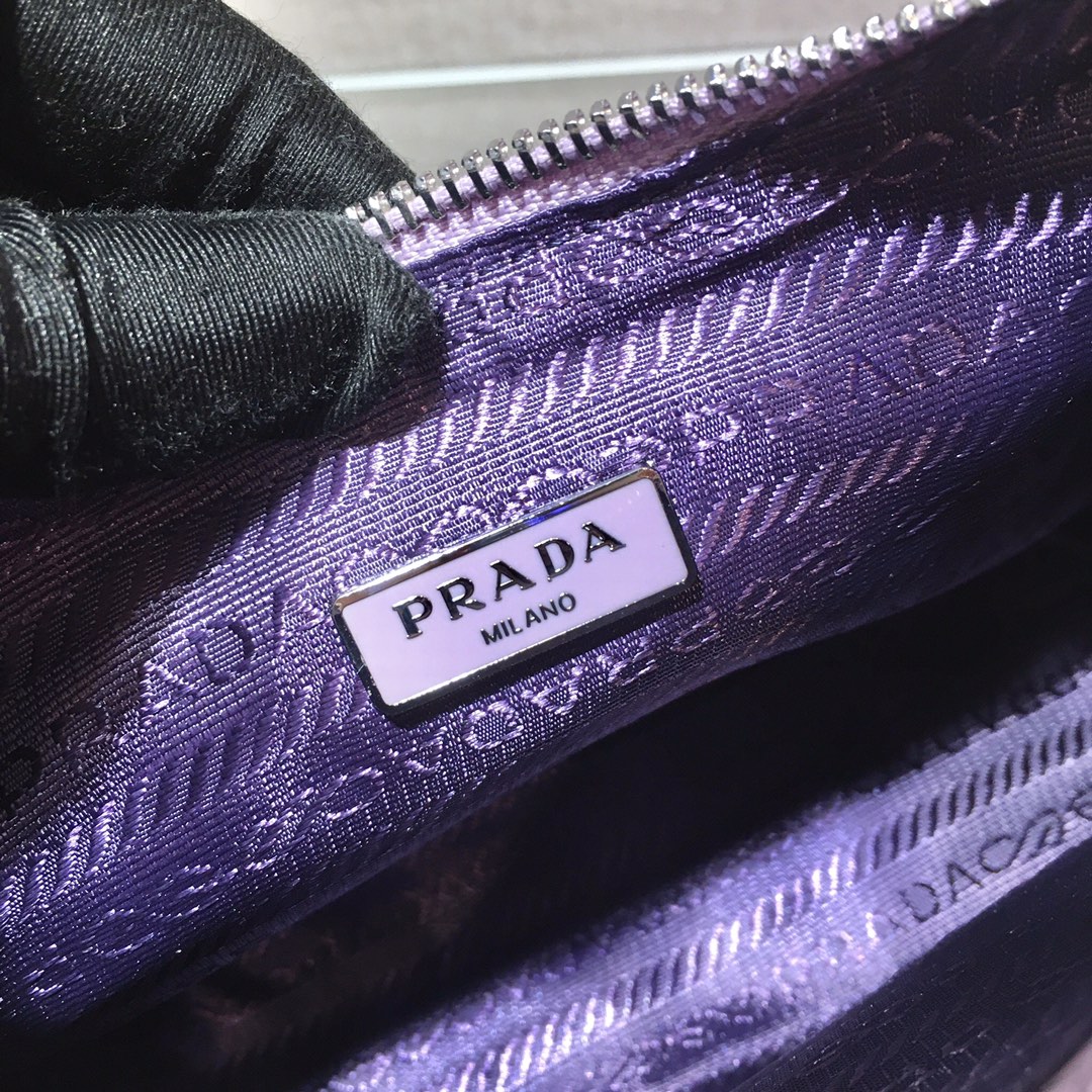 Prada Re-Edition 2005 nylon shoulder bag