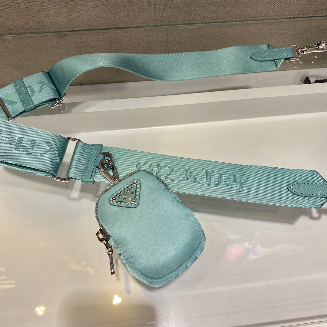 Prada Re-Edition 2005 nylon shoulder bag