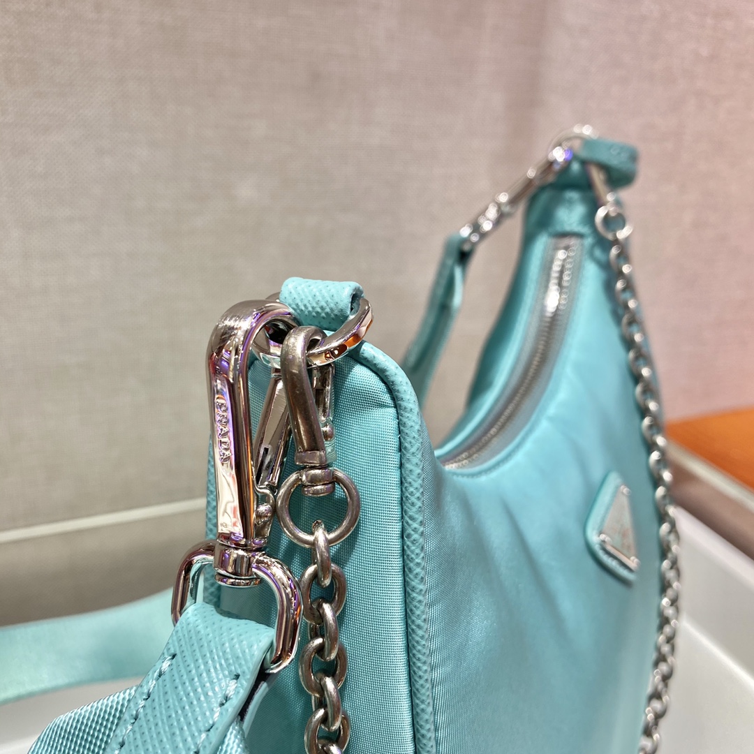 Prada Re-Edition 2005 nylon shoulder bag