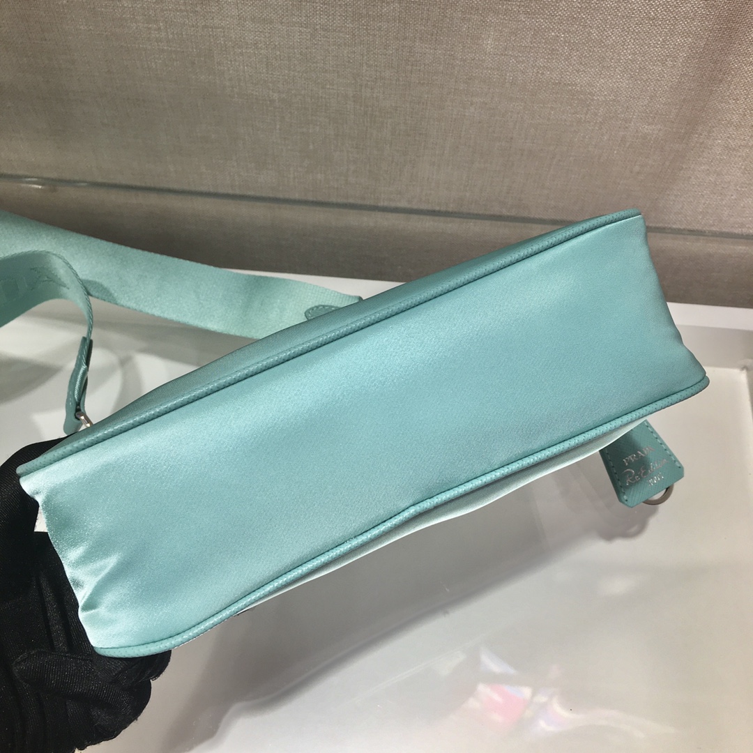 Prada Re-Edition 2005 nylon shoulder bag