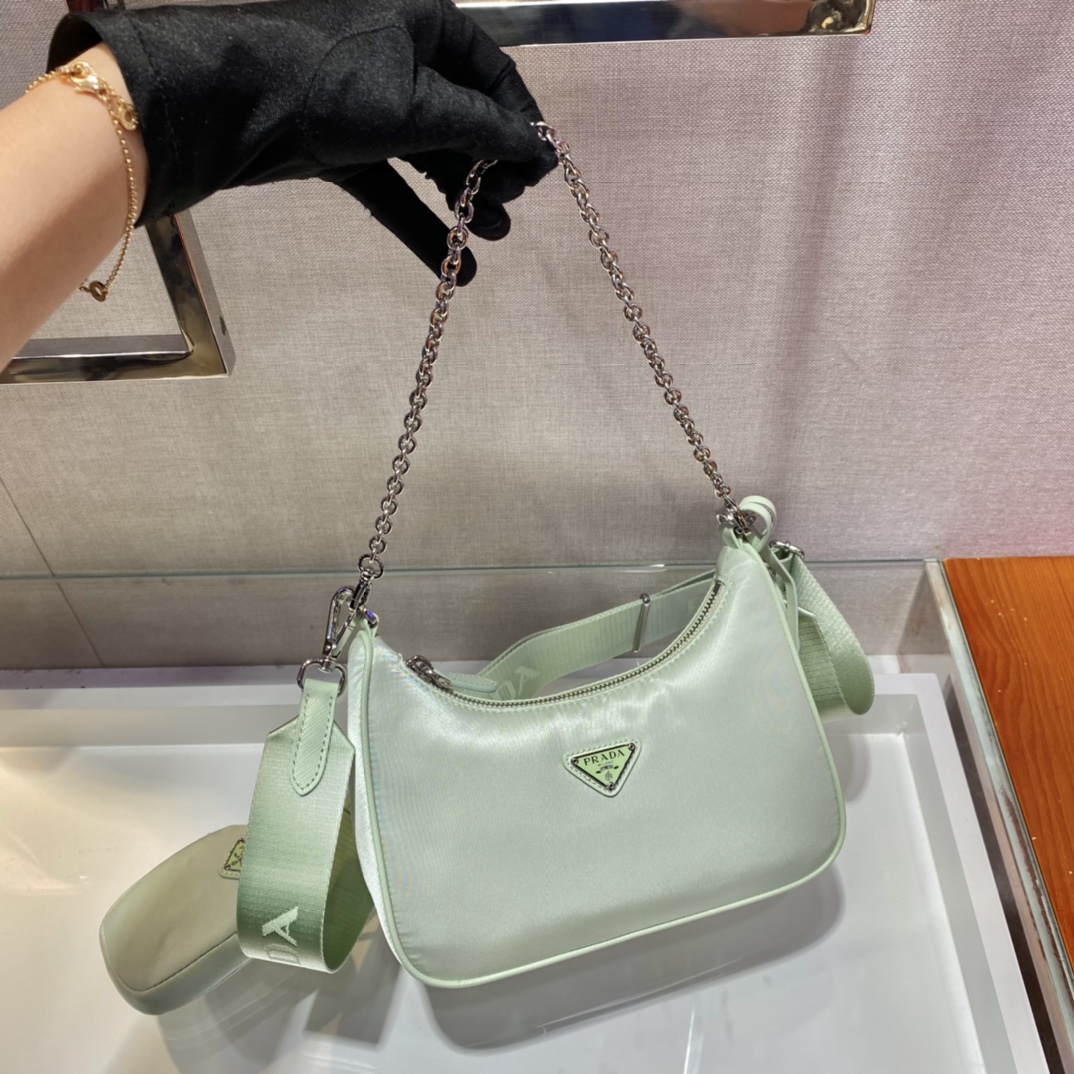 Prada Re-Edition 2005 nylon shoulder bag
