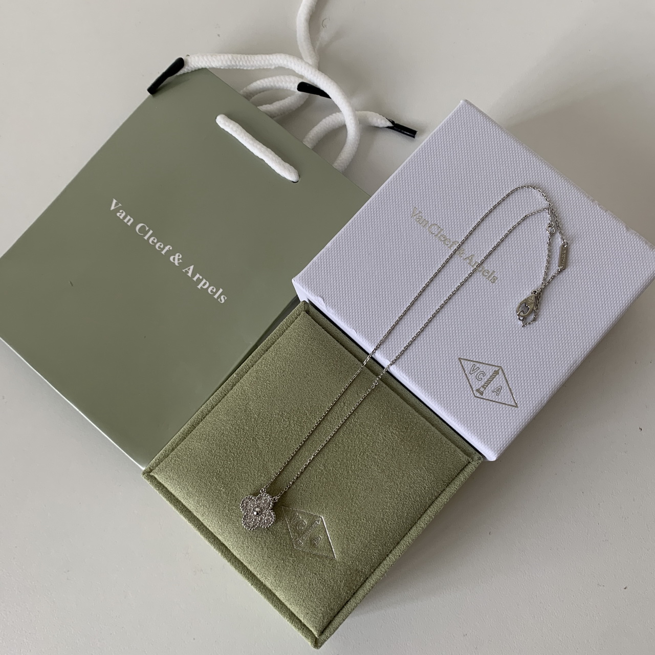 VanCleef&Arpels Necklaces