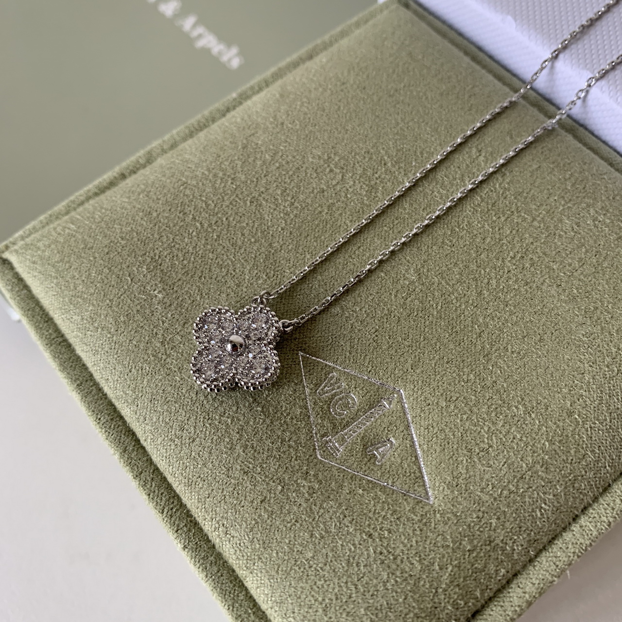 VanCleef&Arpels Necklaces