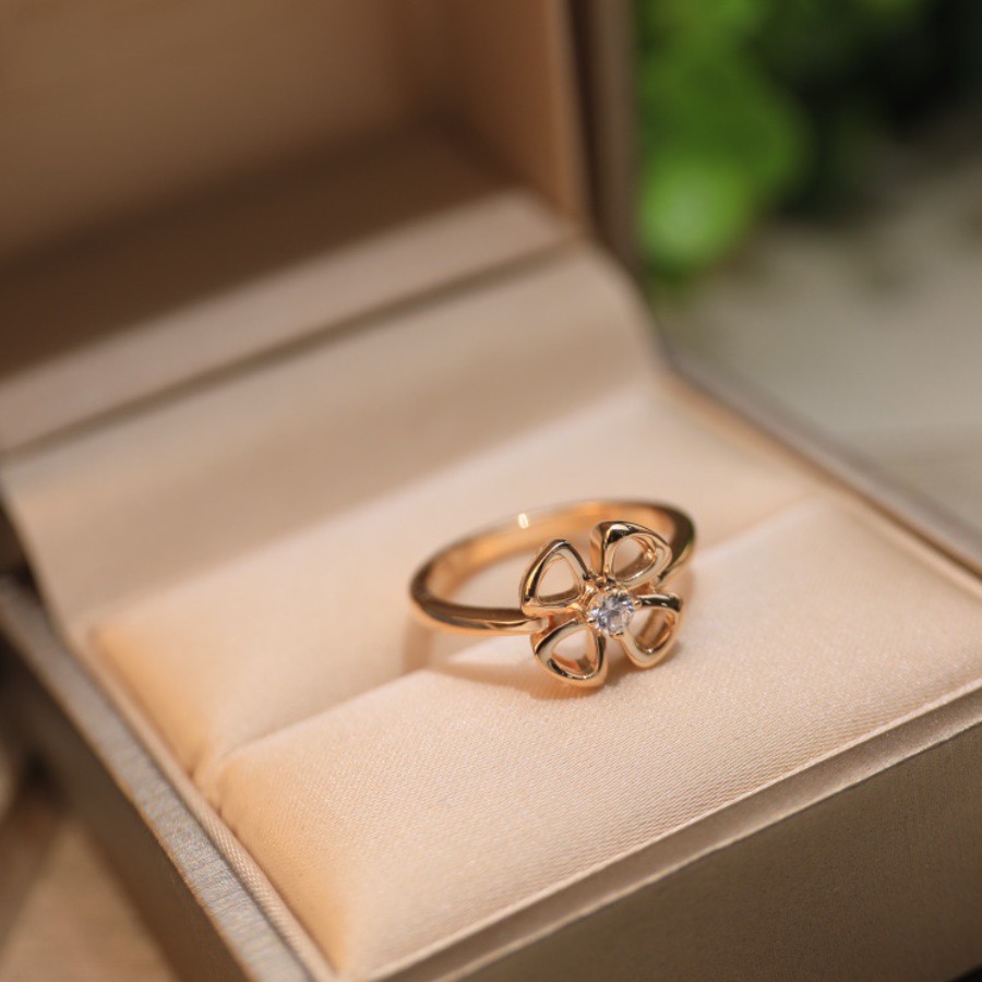 Bvlgari ring