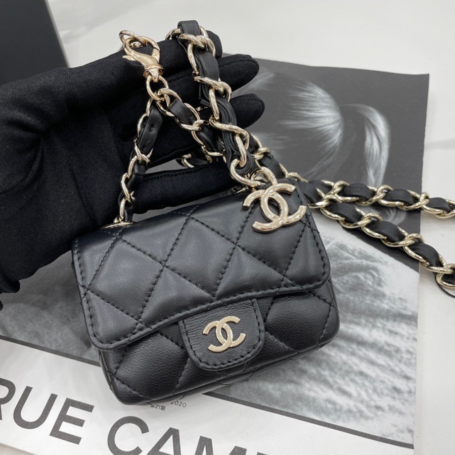 FLAP COIN PURSE WITH CHAIN
