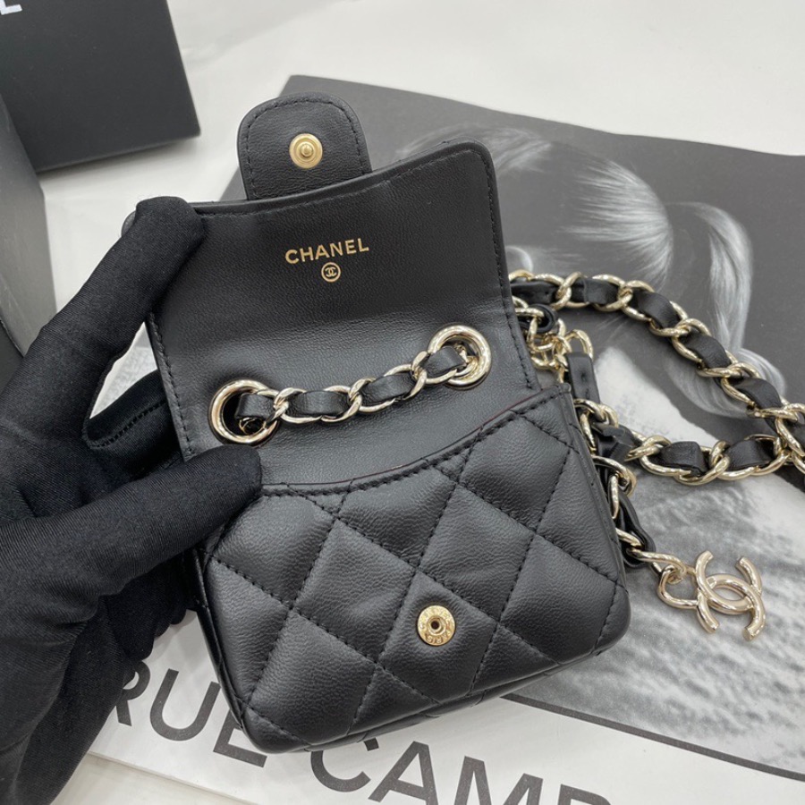 FLAP COIN PURSE WITH CHAIN