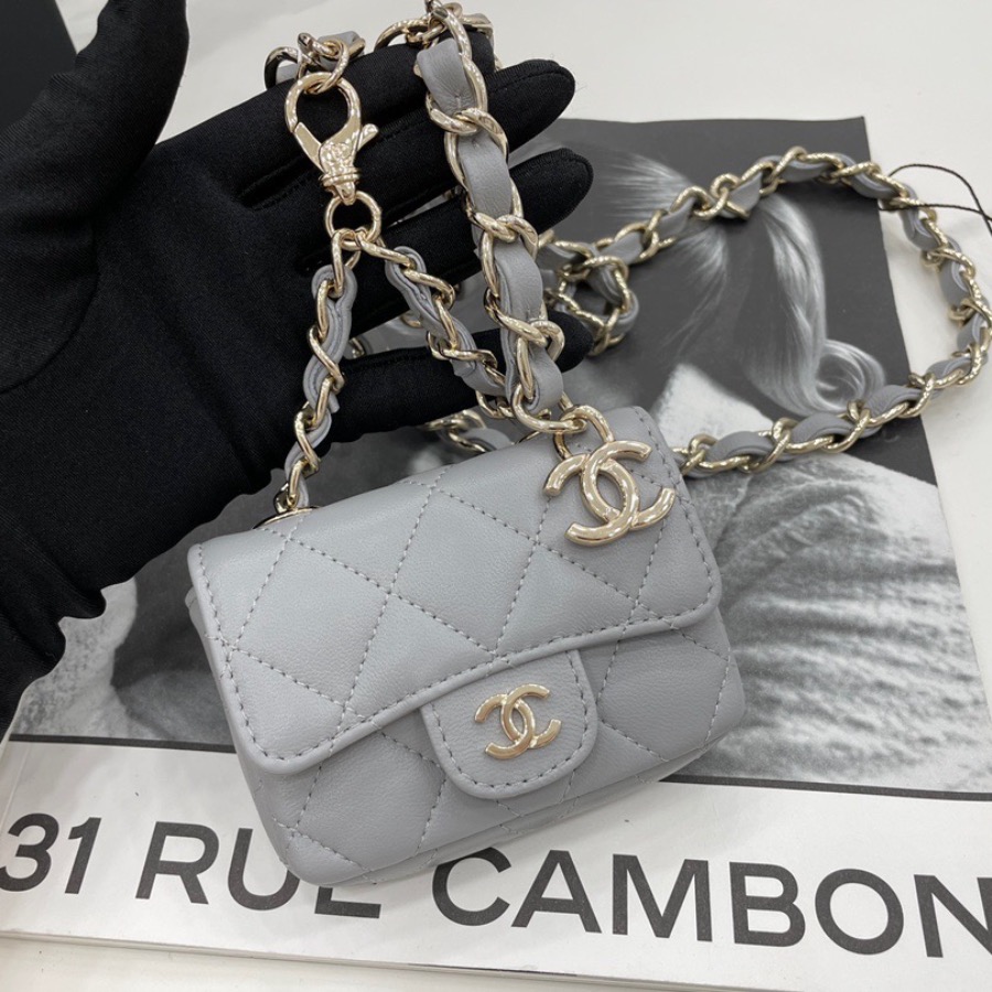 FLAP COIN PURSE WITH CHAIN