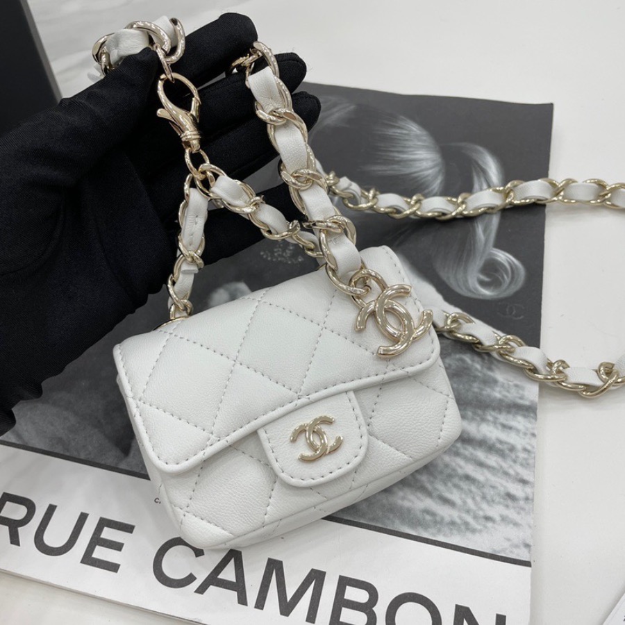 FLAP COIN PURSE WITH CHAIN