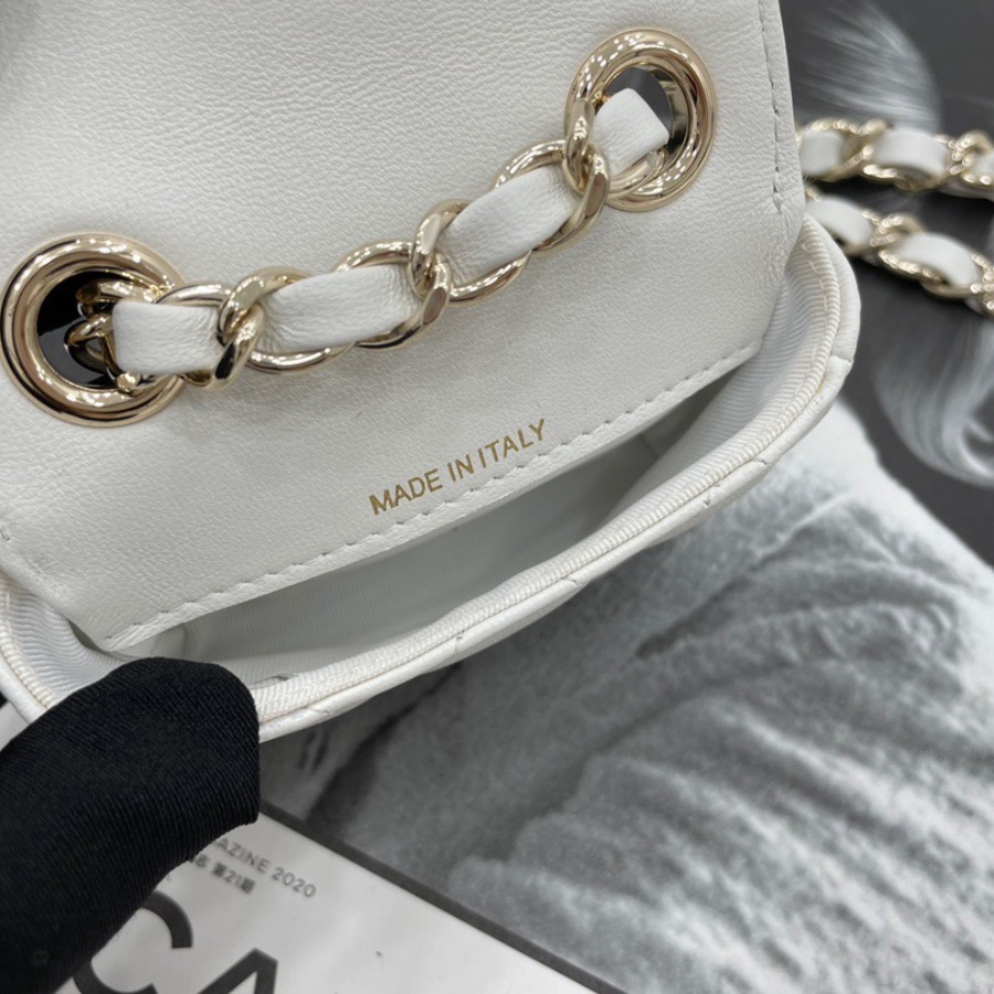 FLAP COIN PURSE WITH CHAIN