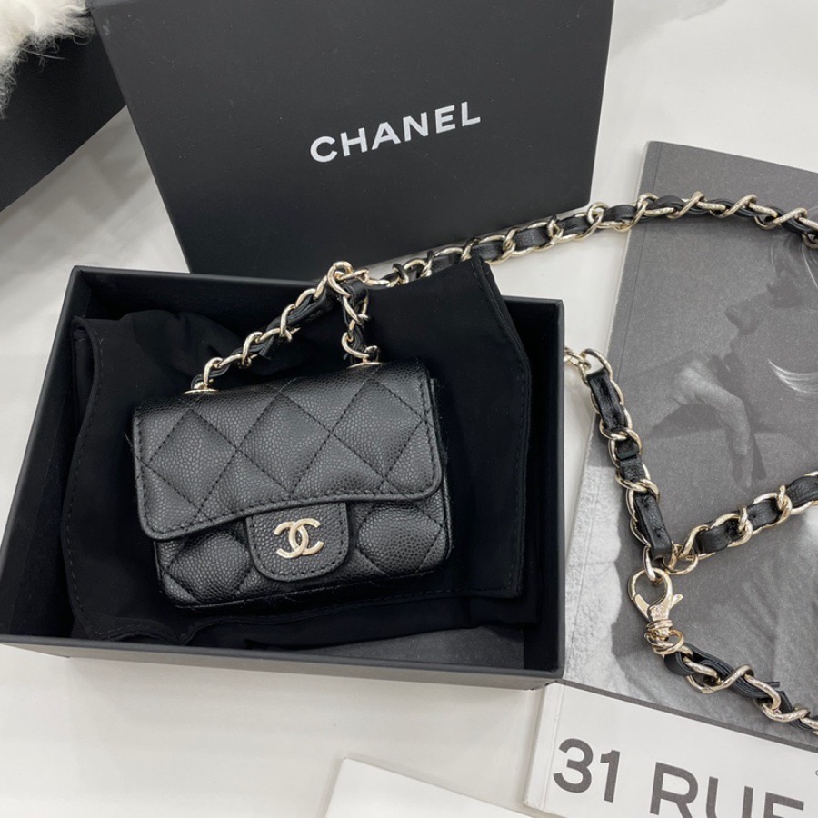 FLAP COIN PURSE WITH CHAIN