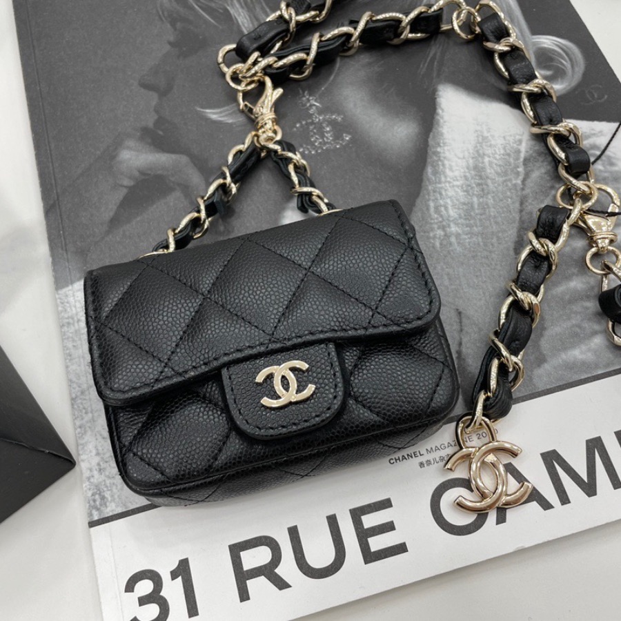 FLAP COIN PURSE WITH CHAIN