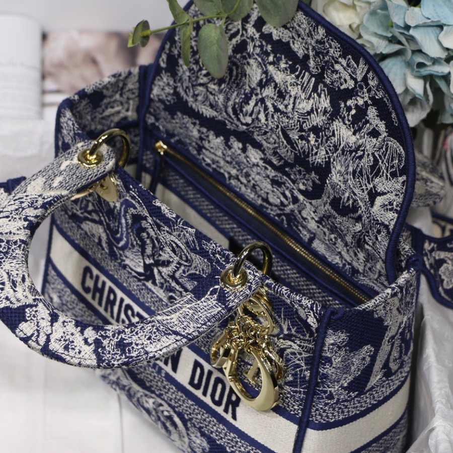 MEDIUM LADY D-LITE BAG