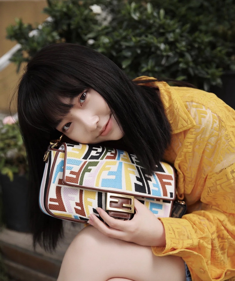 FENDI BAGUETTE, Multicolor embroidered canvas bag