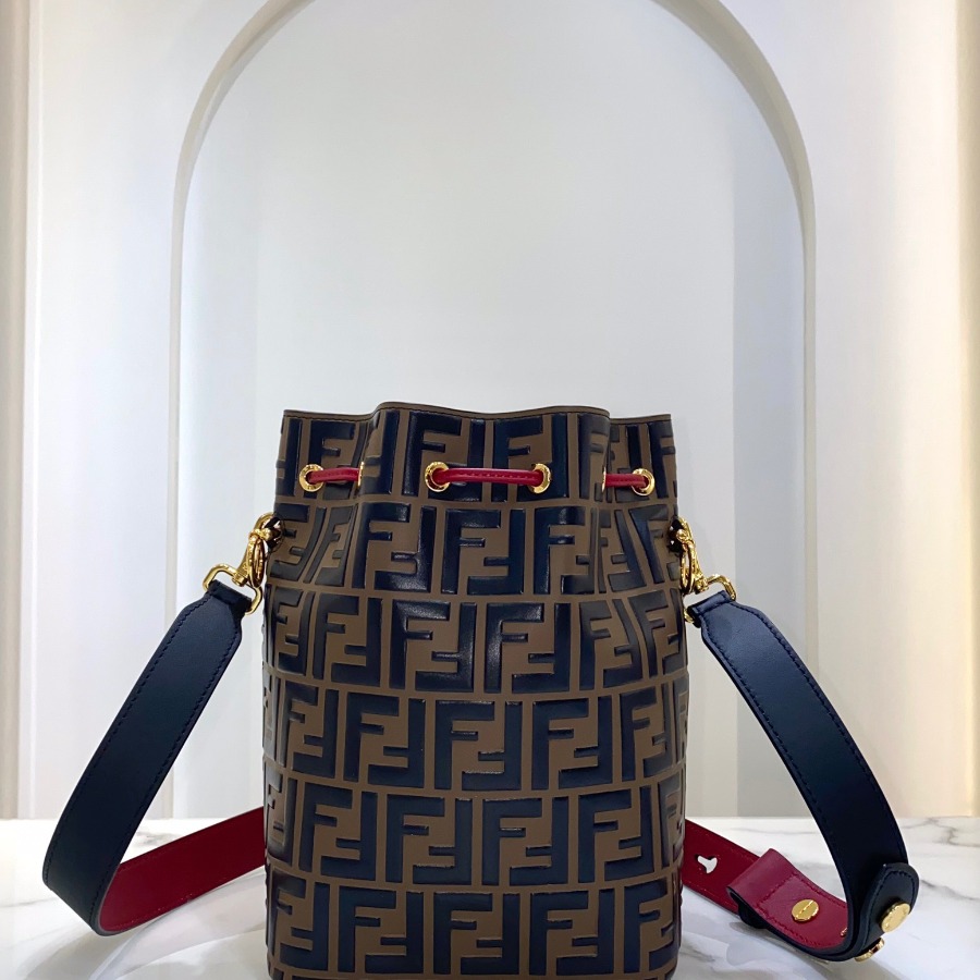 MON TRESOR, FENDI Multicolor leather bag