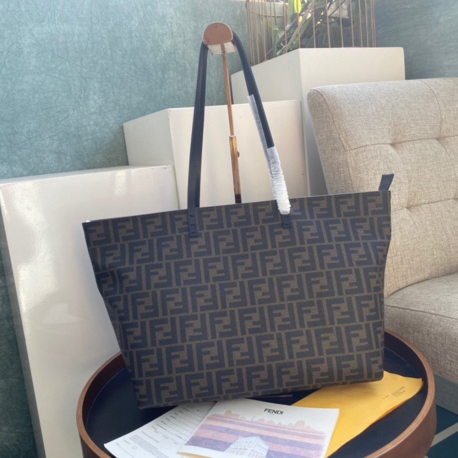 FENDI SHOPPING BAG