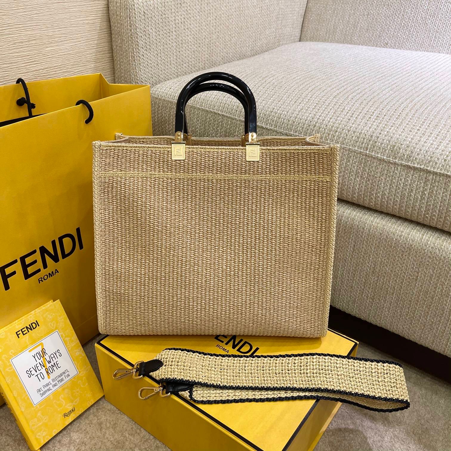 FENDI SUNSHINE MEDIUM, FENDI HANDBAG Woven straw shopper