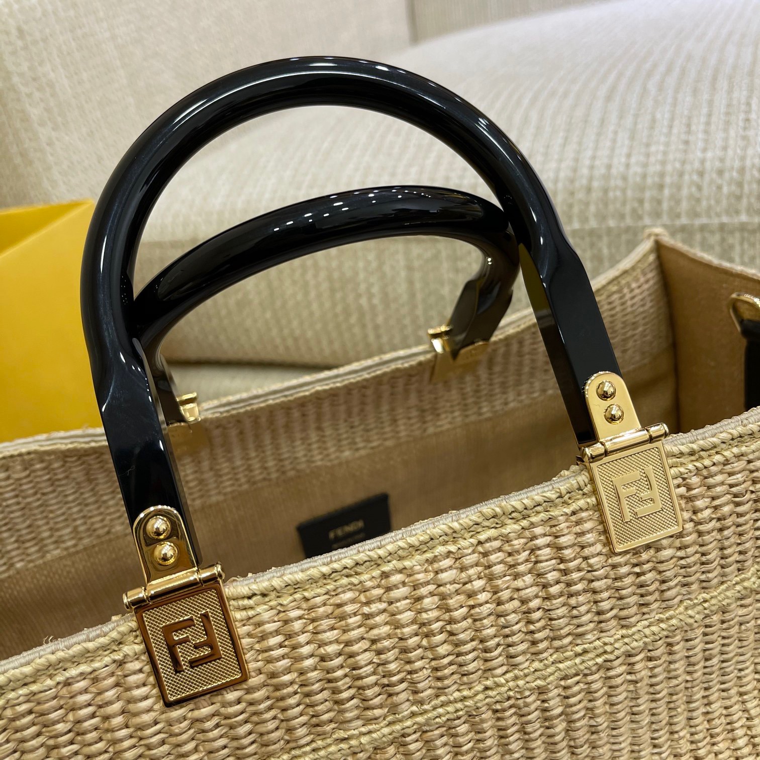 FENDI SUNSHINE MEDIUM, FENDI HANDBAG Woven straw shopper