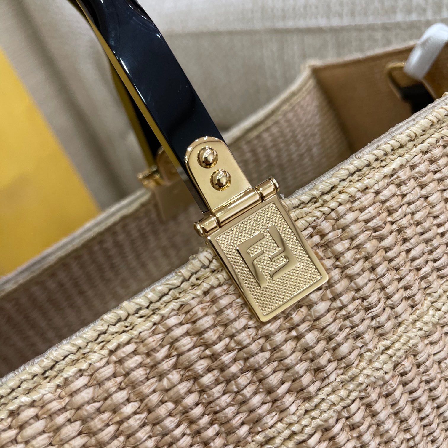 FENDI SUNSHINE MEDIUM, FENDI HANDBAG Woven straw shopper