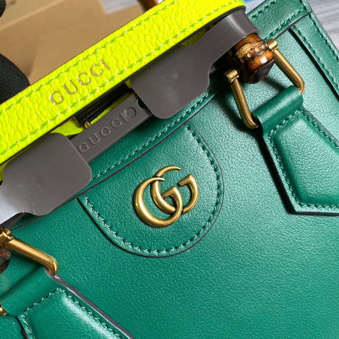 655661  Gucci Diana mini tote bag, Top Handle Bags for Women