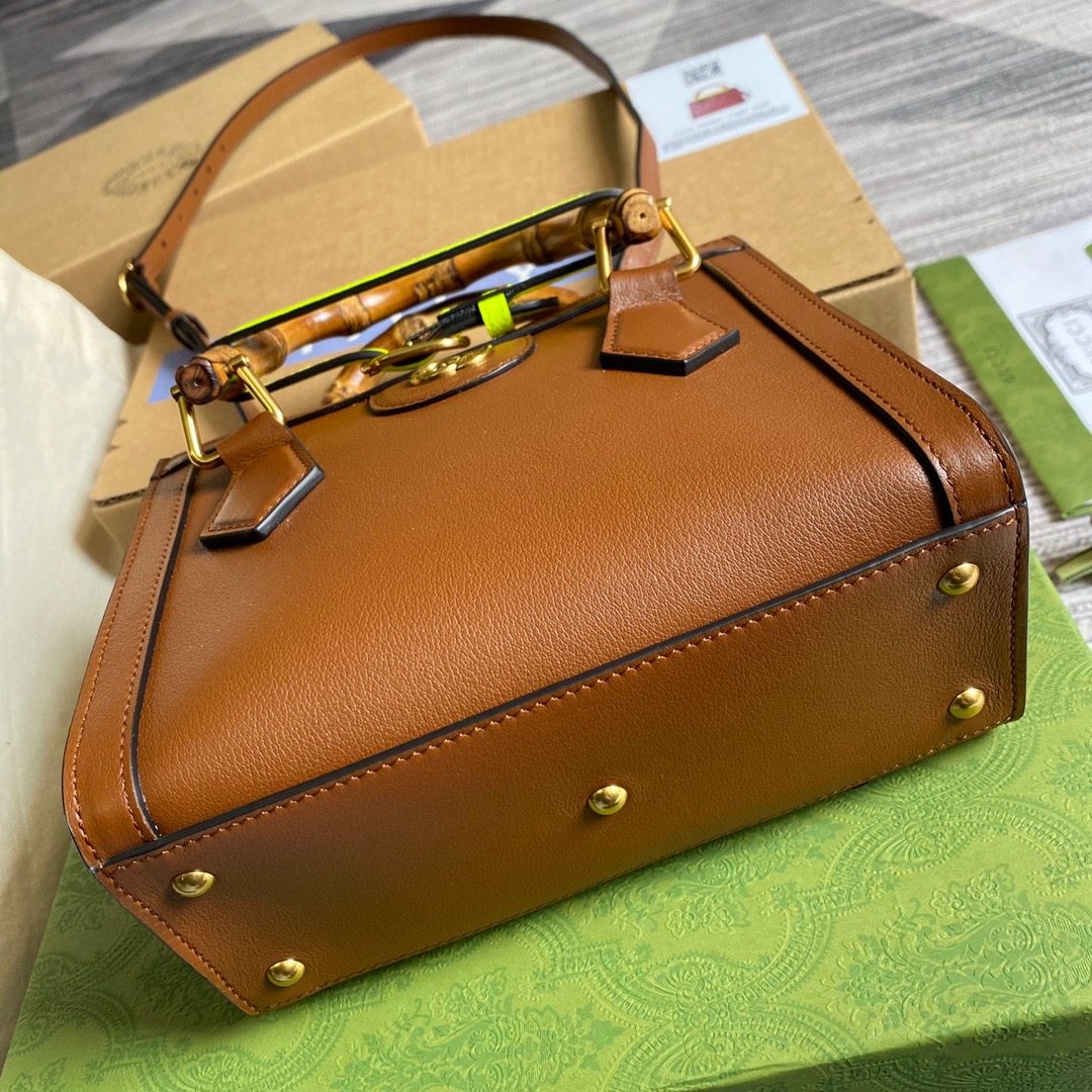 655661  Gucci Diana mini tote bag, Top Handle Bags for Women
