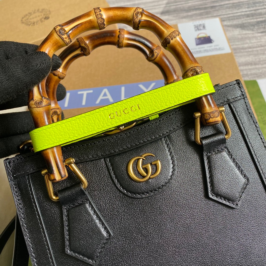 655661  Gucci Diana mini tote bag, Top Handle Bags for Women