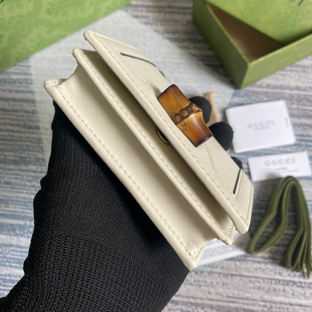658244 Gucci Diana card case wallet