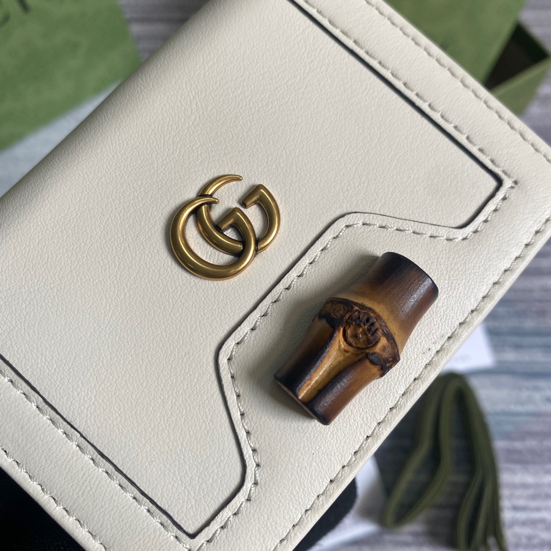 658244 Gucci Diana card case wallet