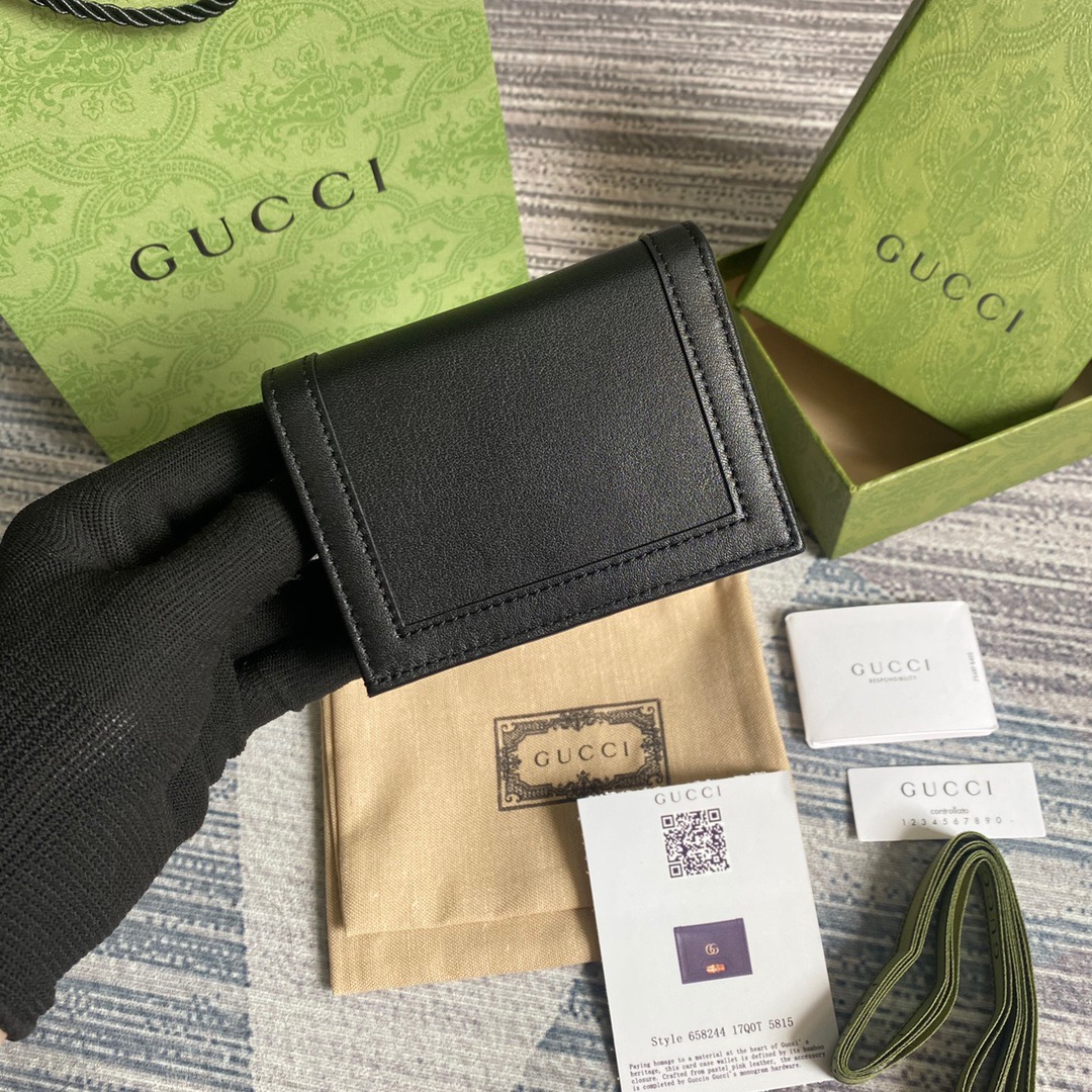 658244 Gucci Diana card case wallet