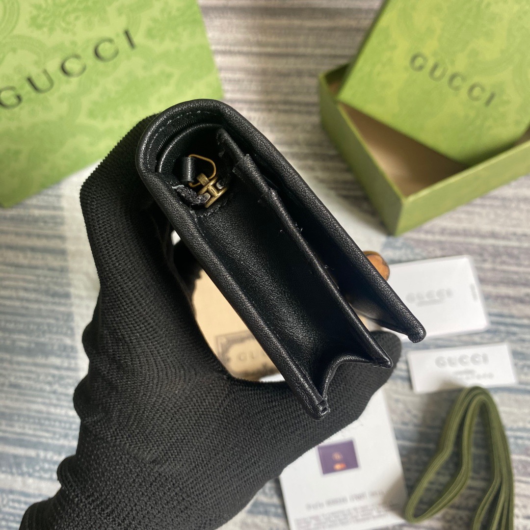 658244 Gucci Diana card case wallet