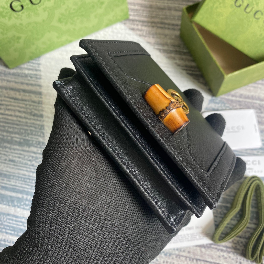 658244 Gucci Diana card case wallet