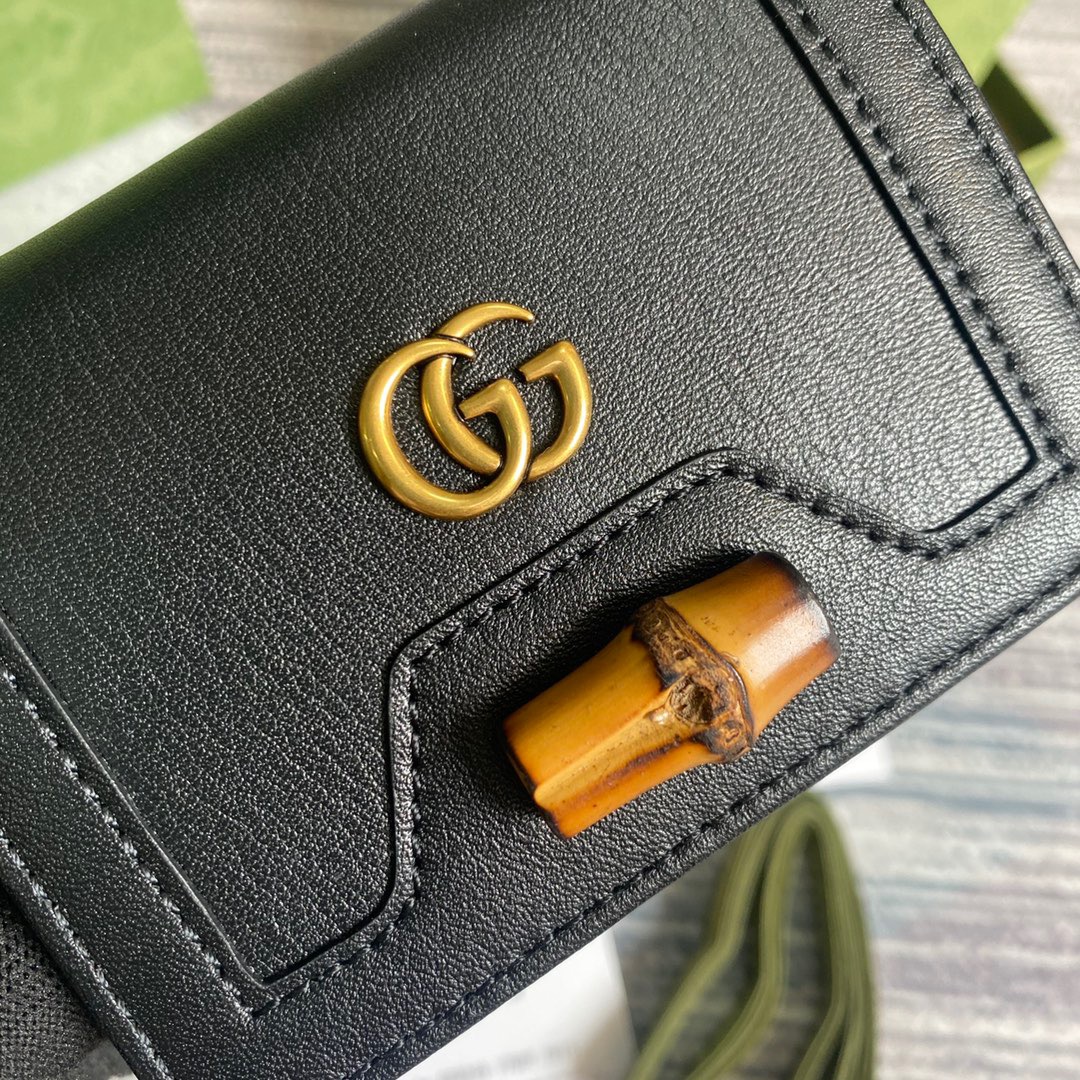 658244 Gucci Diana card case wallet