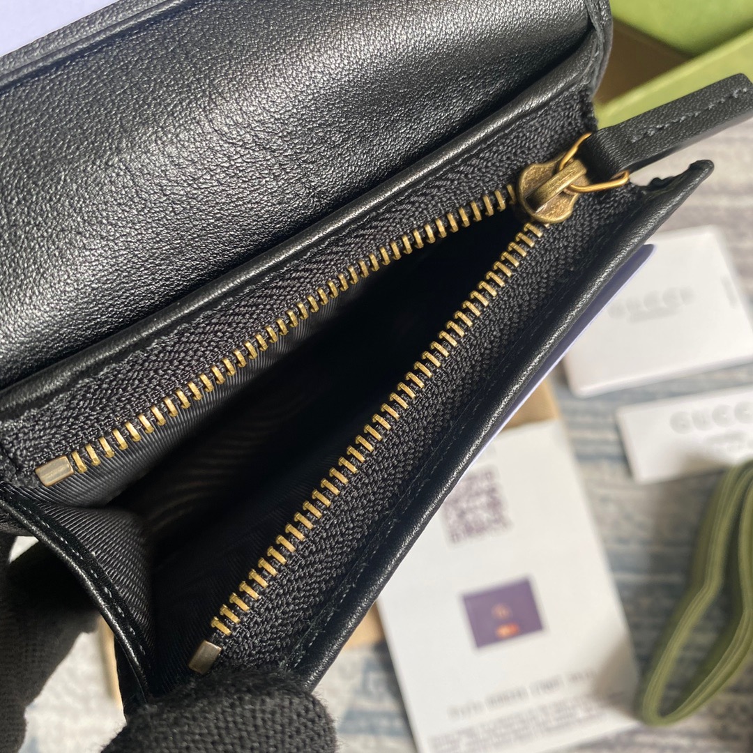 658244 Gucci Diana card case wallet
