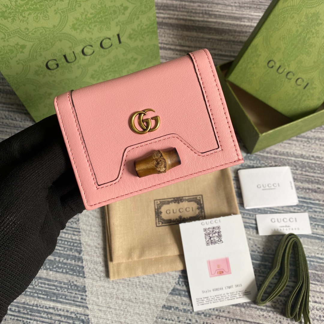 658244 Gucci Diana card case wallet