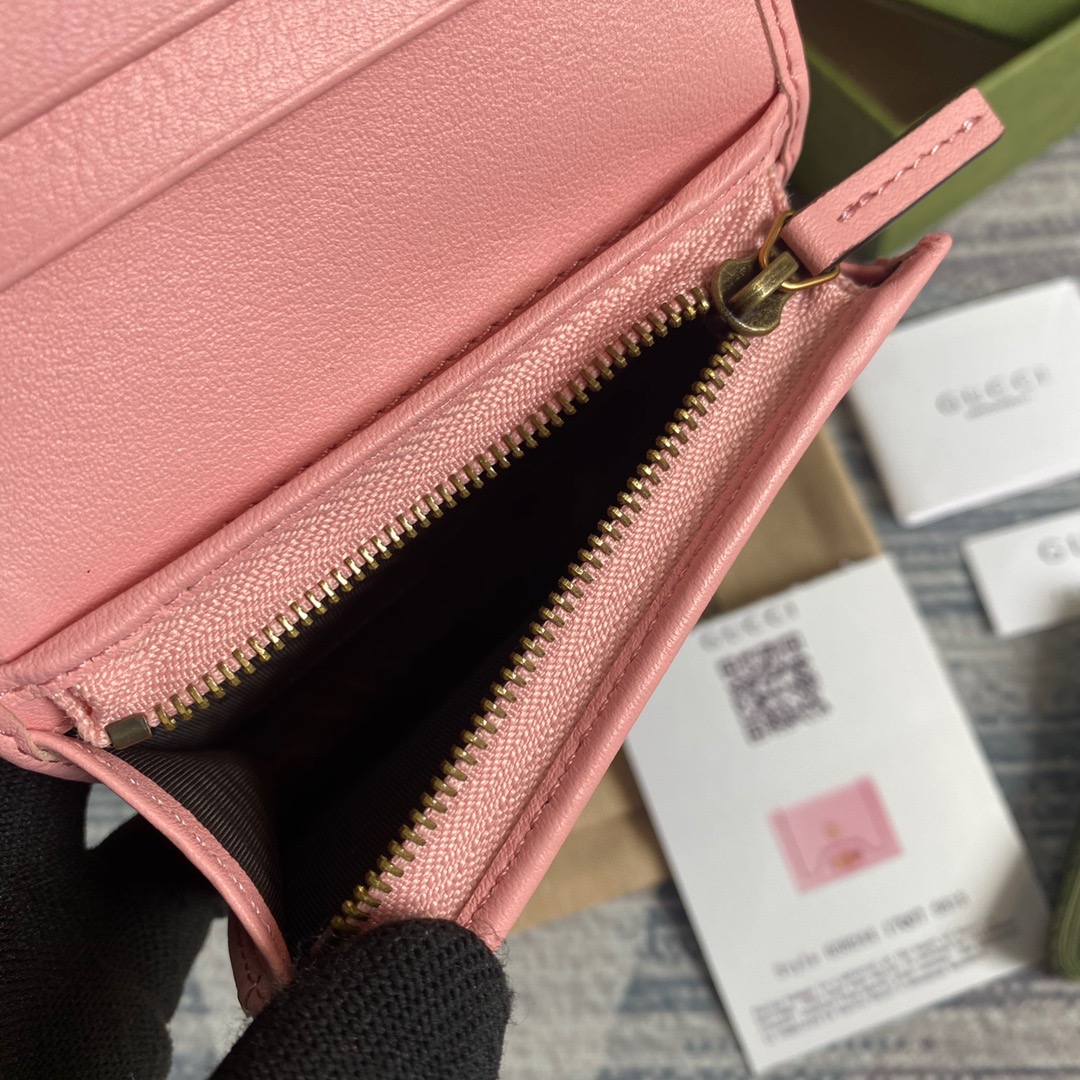 658244 Gucci Diana card case wallet
