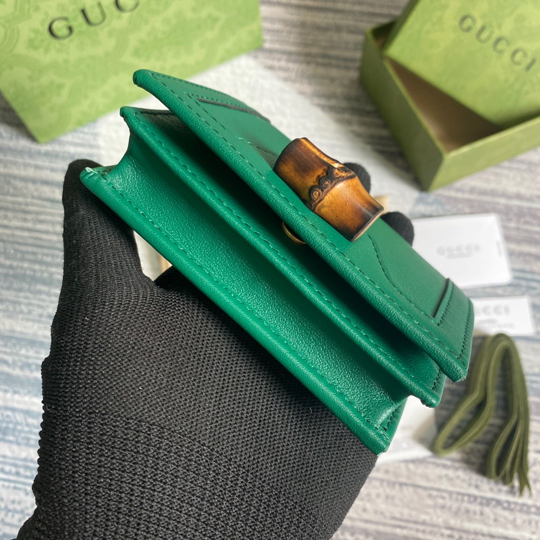 658244 Gucci Diana card case wallet
