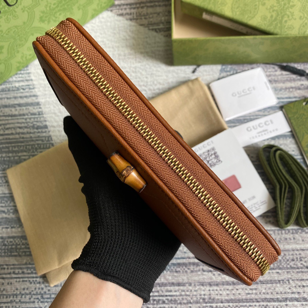 658634 Gucci Diana continental wallet