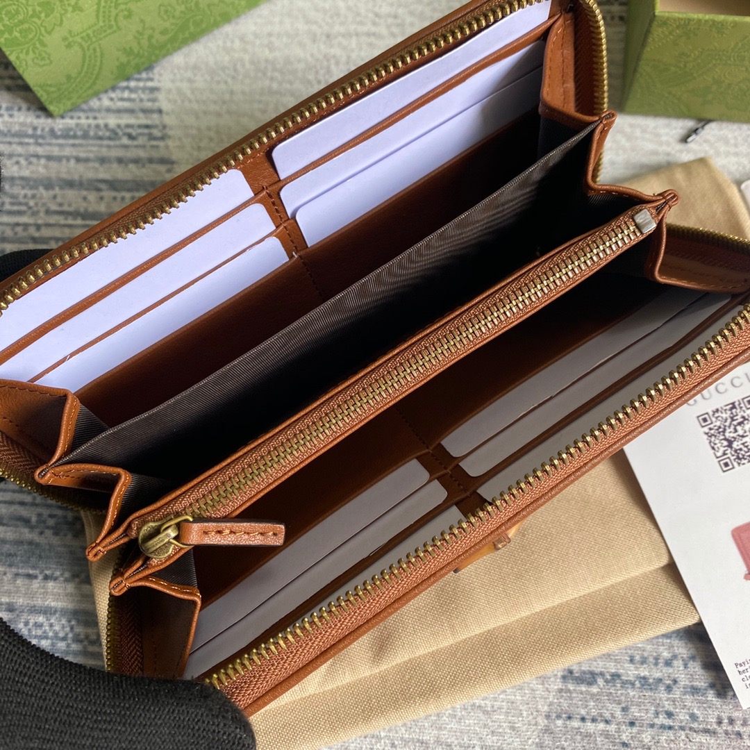 658634 Gucci Diana continental wallet