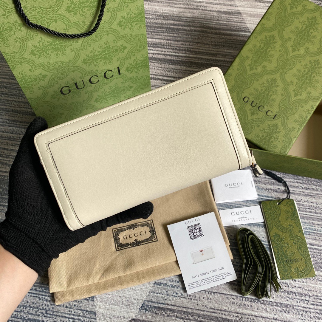658634 Gucci Diana continental wallet