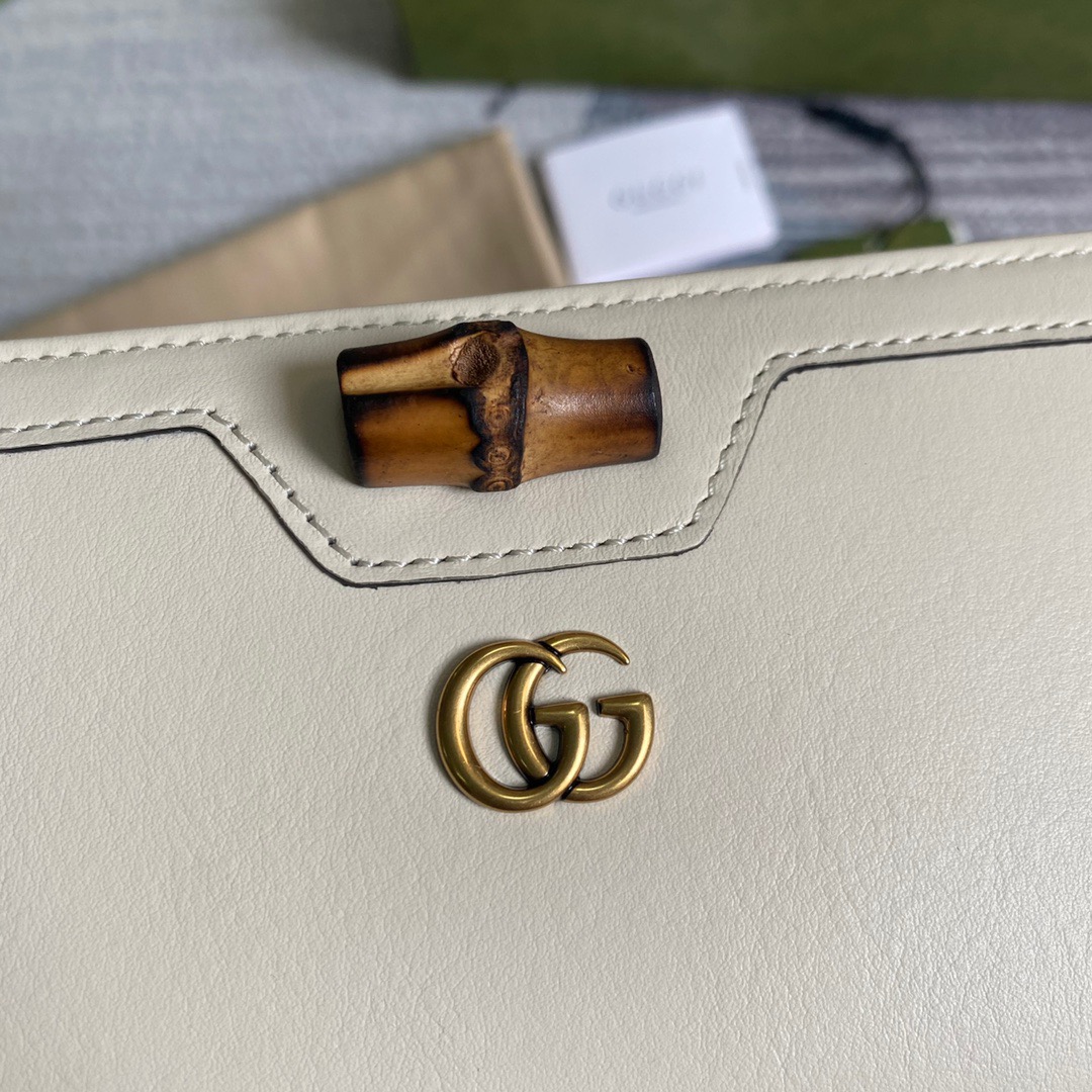 658634 Gucci Diana continental wallet